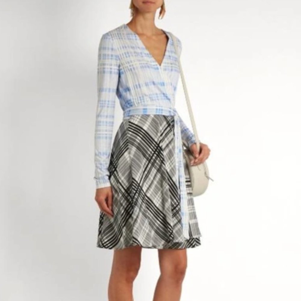 NWT Diane Von Furstenberg Silk Long Sleeve Wrap Dress Blue/Black Plaid